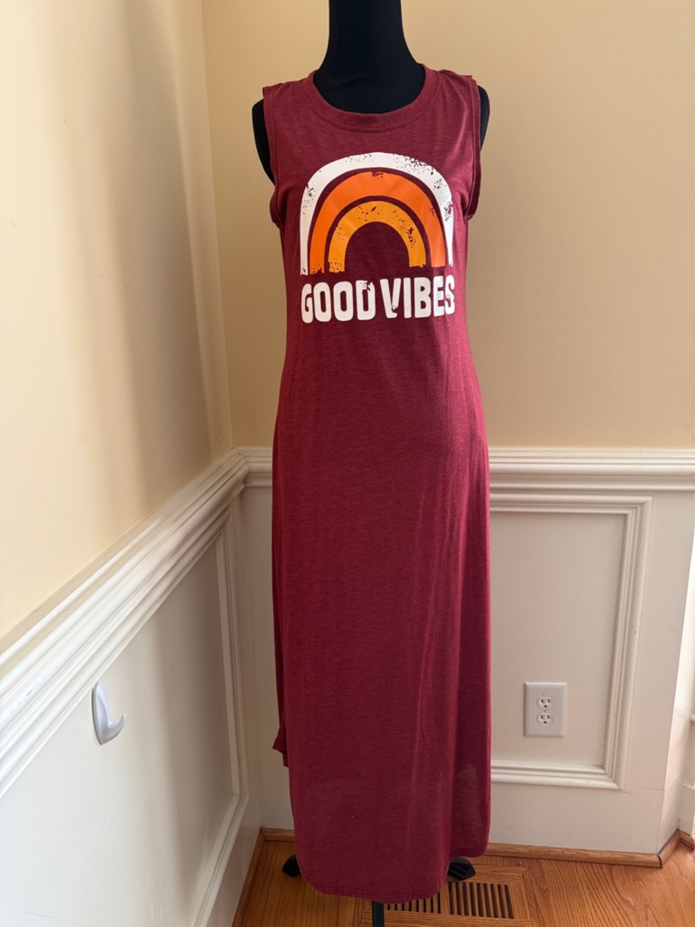 Good Vibes Maroon Graphic Maxi Dress small‎